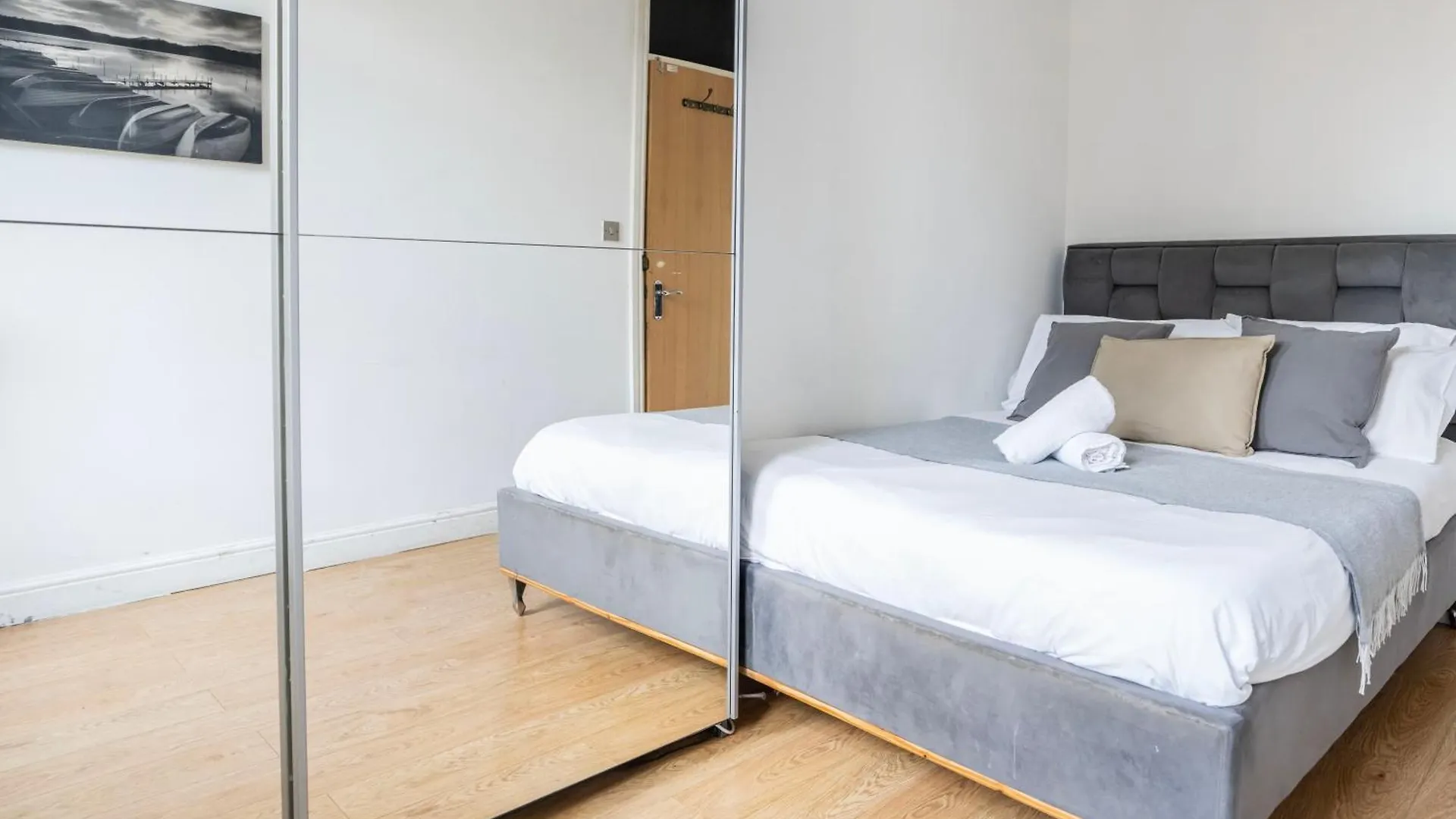 Shoreditch Apartments By Dc London Rooms United Kingdom