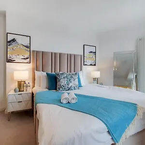  Apartment Luxury Three Bed By Excel