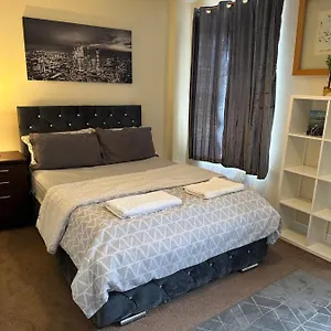  Apartment Amazing And Lovely 2- Bedroom First Floor Flat
